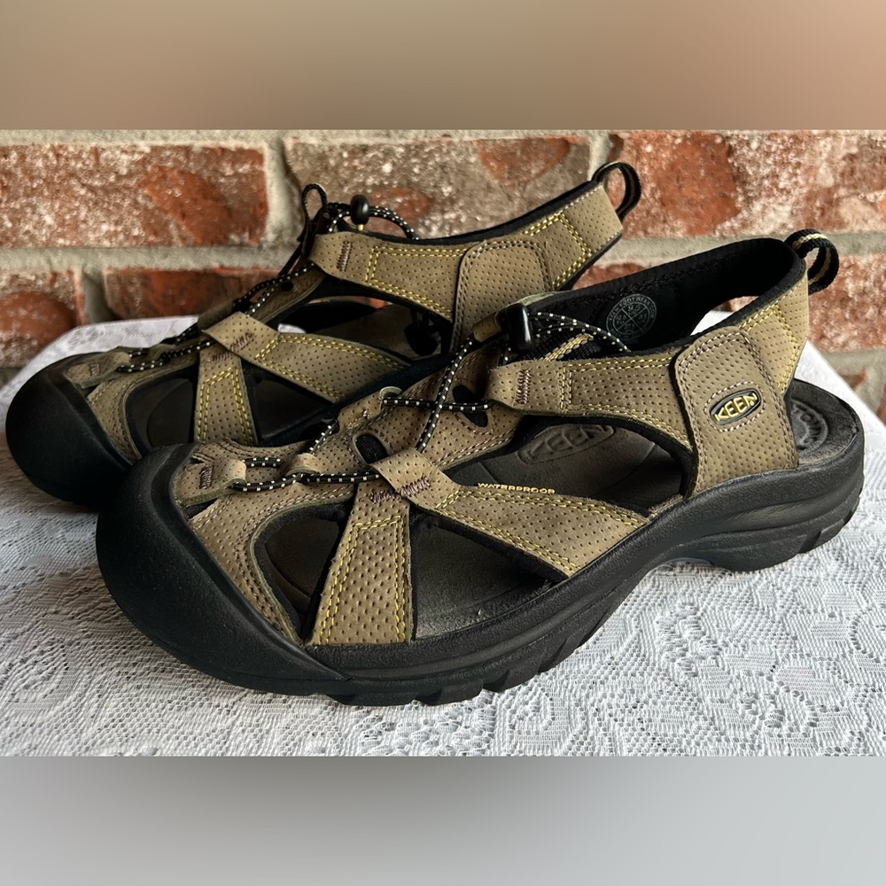 Keen Outdoor Hiking Waterproof Sandals XT 0906 US 9.5 Green Black